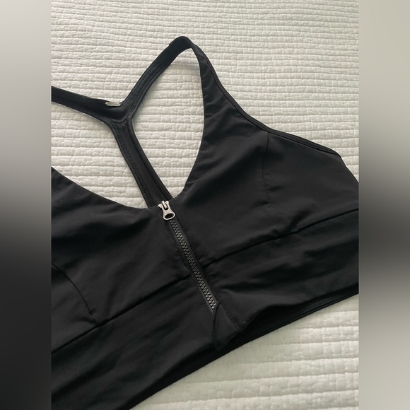 Lululemon sports bra size 8 - Picture 5 of 7